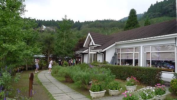 夏日遊山上人家 夏日遊山上人家