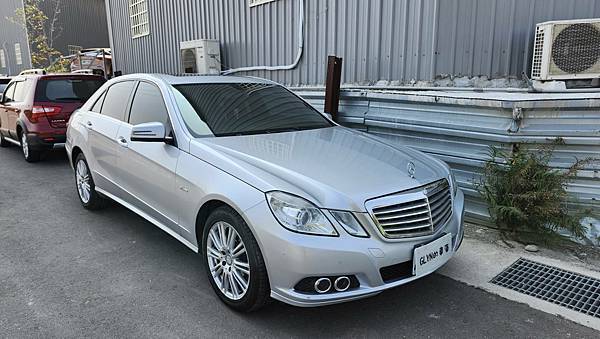 售-2011 M-Benz E-Class Sedan E2