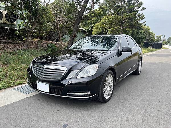 售-2011 M-Benz E-Class Sedan E3