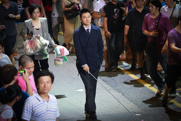 tn_劉德華有如盲人附身,已練就如何聽音辨位1