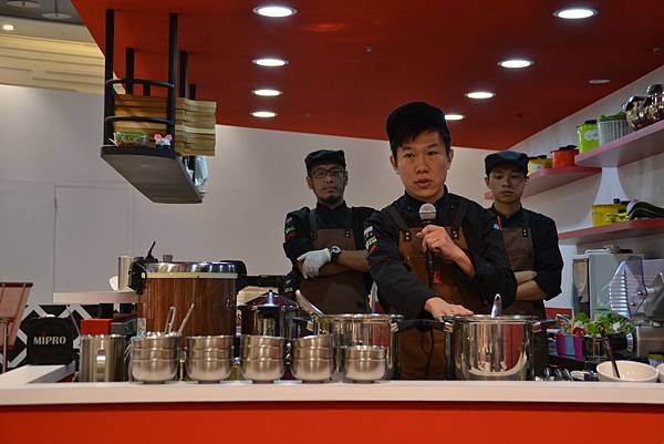 DSC_0403.JPG DSC_0403.JPG