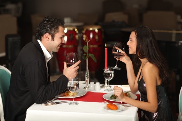 romantic-first-date_y3boc8 romantic-first-date_y3boc8