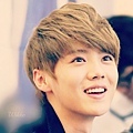 Luhan-3-luhan-35390922-884-832.jpg