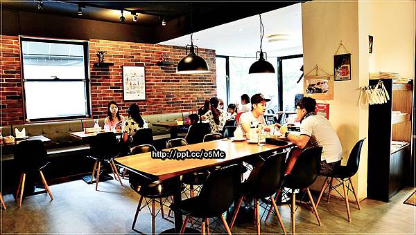 【食記/台北市】捷運美食~限定季節,晚來就吃不到了,黑森林櫻桃煎餅♪♪歐嬤柏林小館♪♪ 【食記/台北市】捷運美食~限定季節,晚來就吃不到了,黑森林櫻桃煎餅♪♪歐嬤柏林小館♪♪