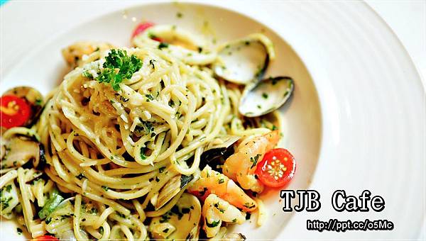 【食記/台北市】捷運美食~早午餐系列,超美味板腱牛排,燉飯、甜點一次滿足♪♪TJB Cafe♪♪ 【食記/台北市】捷運美食~早午餐系列,超美味板腱牛排,燉飯、甜點一次滿足♪♪TJB Cafe♪♪