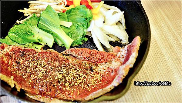 【食記/台北市】捷運美食~CP值超高的鑄鐵鍋,自助沙拉吧吃到飽♪♪糕糕在尚Pan Steak♪♪ 【食記/台北市】捷運美食~CP值超高的鑄鐵鍋,自助沙拉吧吃到飽♪♪糕糕在尚Pan Steak♪♪