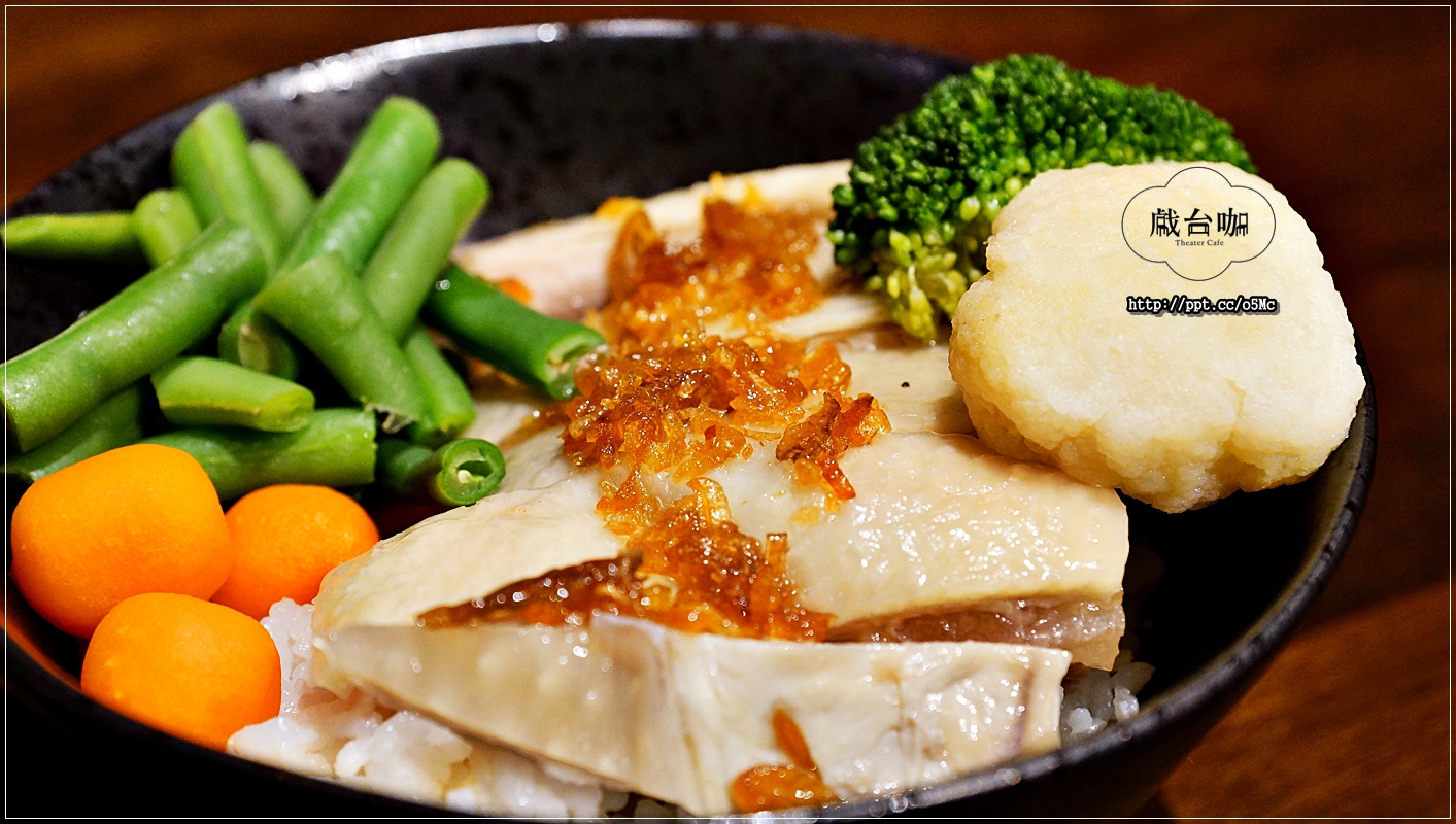 【戲台咖】中正紀念堂餐酒館~將不要的廢棄物,資源再利用化,餐廳也變得很有舞台的FU,活化整個餐廳 【戲台咖】中正紀念堂餐酒館~將不要的廢棄物,資源再利用化,餐廳也變得很有舞台的FU,活化整個餐廳