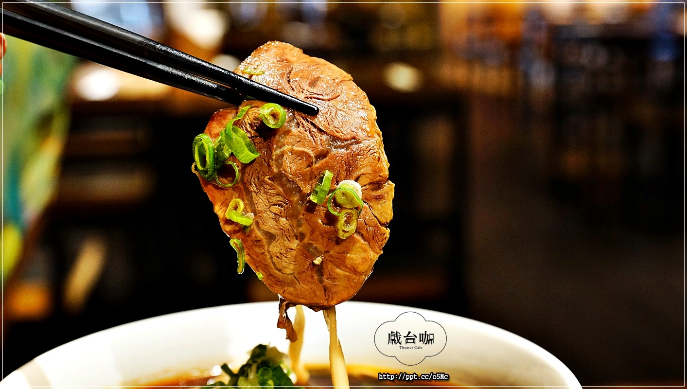 【戲台咖】中正紀念堂餐酒館~將不要的廢棄物,資源再利用化,餐廳也變得很有舞台的FU,活化整個餐廳 【戲台咖】中正紀念堂餐酒館~將不要的廢棄物,資源再利用化,餐廳也變得很有舞台的FU,活化整個餐廳