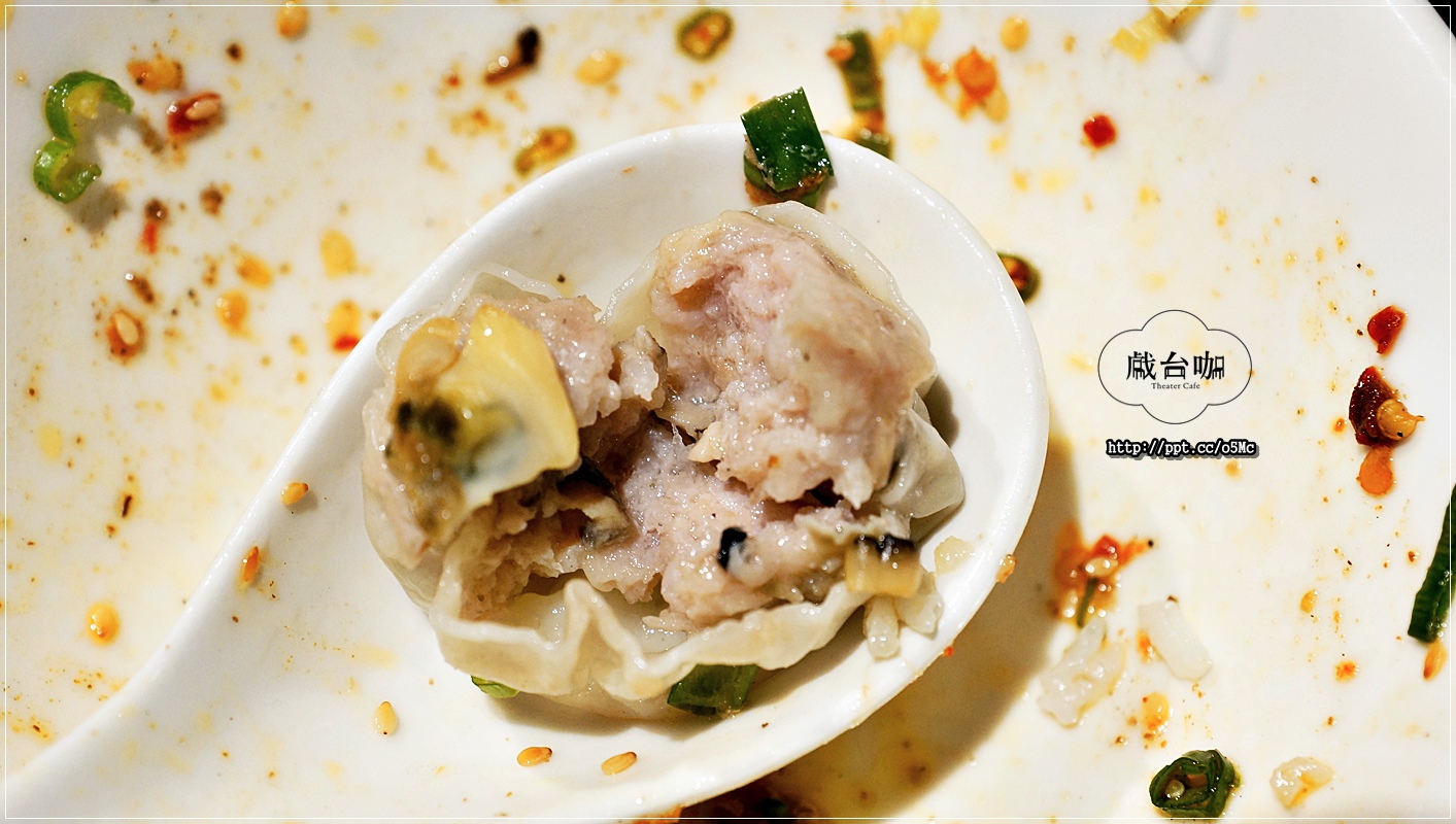 【戲台咖】中正紀念堂餐酒館~將不要的廢棄物,資源再利用化,餐廳也變得很有舞台的FU,活化整個餐廳 【戲台咖】中正紀念堂餐酒館~將不要的廢棄物,資源再利用化,餐廳也變得很有舞台的FU,活化整個餐廳