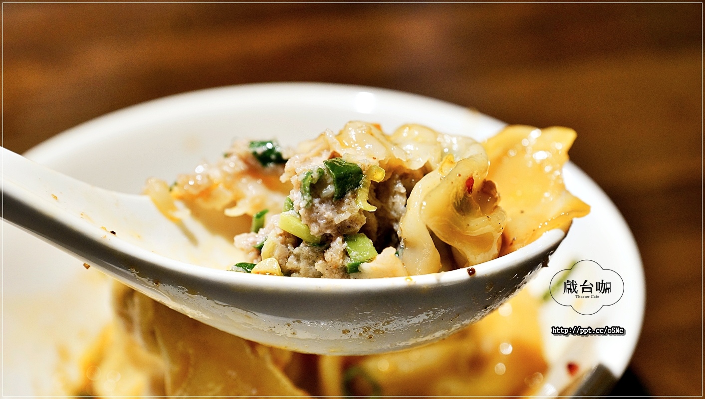 【戲台咖】中正紀念堂餐酒館~將不要的廢棄物,資源再利用化,餐廳也變得很有舞台的FU,活化整個餐廳 【戲台咖】中正紀念堂餐酒館~將不要的廢棄物,資源再利用化,餐廳也變得很有舞台的FU,活化整個餐廳