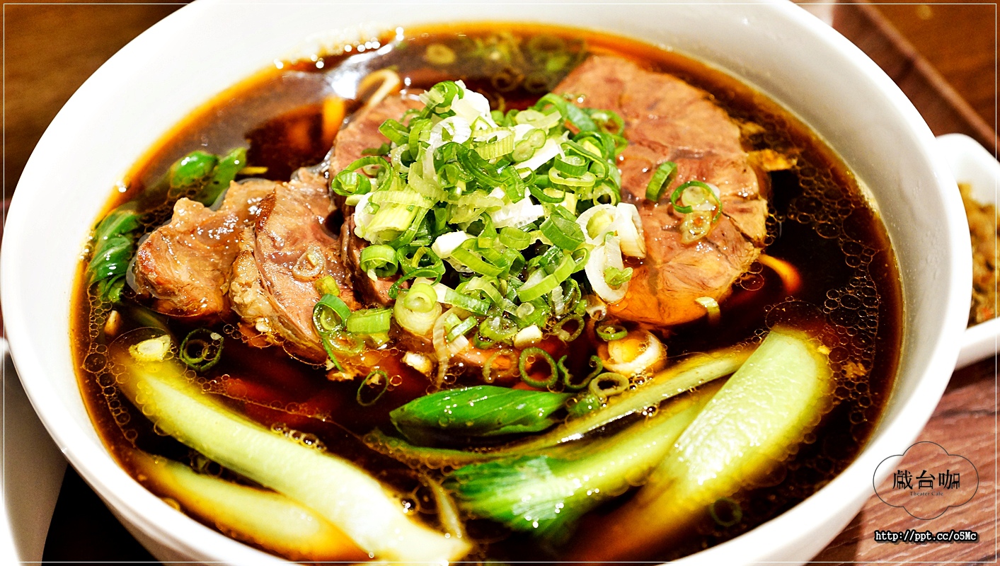 【戲台咖】中正紀念堂餐酒館~將不要的廢棄物,資源再利用化,餐廳也變得很有舞台的FU,活化整個餐廳 【戲台咖】中正紀念堂餐酒館~將不要的廢棄物,資源再利用化,餐廳也變得很有舞台的FU,活化整個餐廳