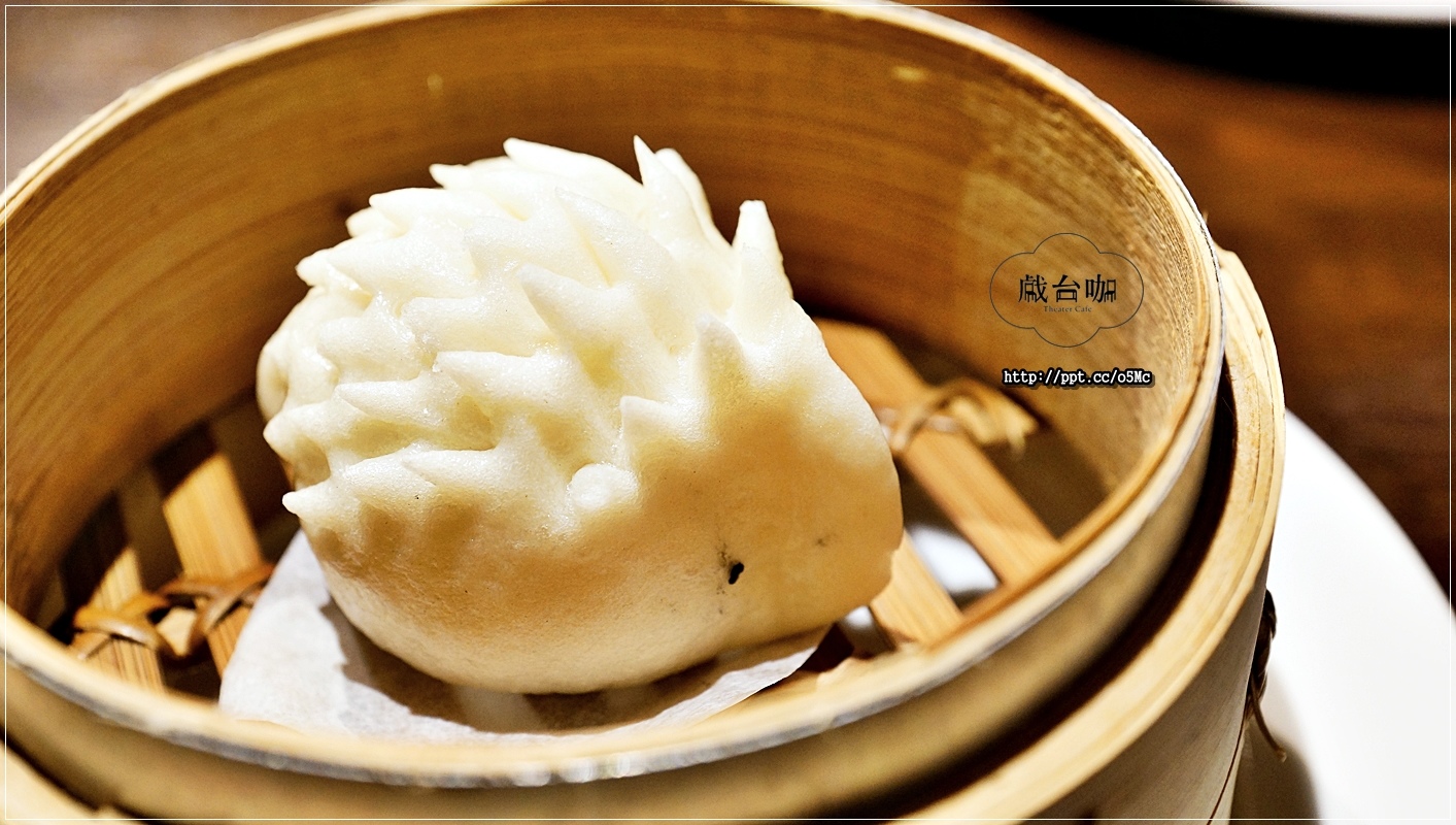 【戲台咖】中正紀念堂餐酒館~將不要的廢棄物,資源再利用化,餐廳也變得很有舞台的FU,活化整個餐廳 【戲台咖】中正紀念堂餐酒館~將不要的廢棄物,資源再利用化,餐廳也變得很有舞台的FU,活化整個餐廳