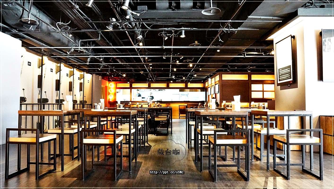 【戲台咖】中正紀念堂餐酒館~將不要的廢棄物,資源再利用化,餐廳也變得很有舞台的FU,活化整個餐廳 【戲台咖】中正紀念堂餐酒館~將不要的廢棄物,資源再利用化,餐廳也變得很有舞台的FU,活化整個餐廳