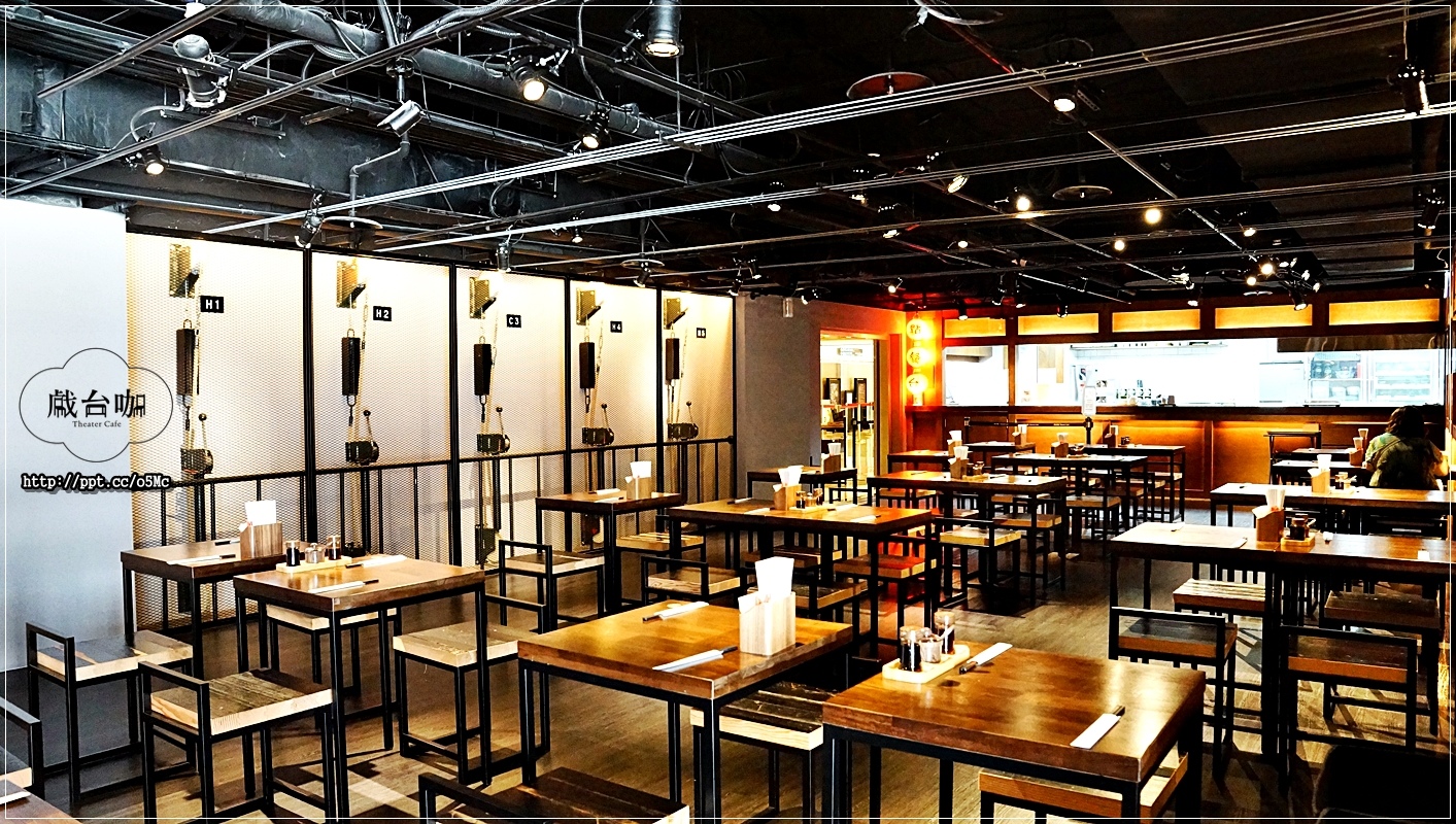 【戲台咖】中正紀念堂餐酒館~將不要的廢棄物,資源再利用化,餐廳也變得很有舞台的FU,活化整個餐廳 【戲台咖】中正紀念堂餐酒館~將不要的廢棄物,資源再利用化,餐廳也變得很有舞台的FU,活化整個餐廳