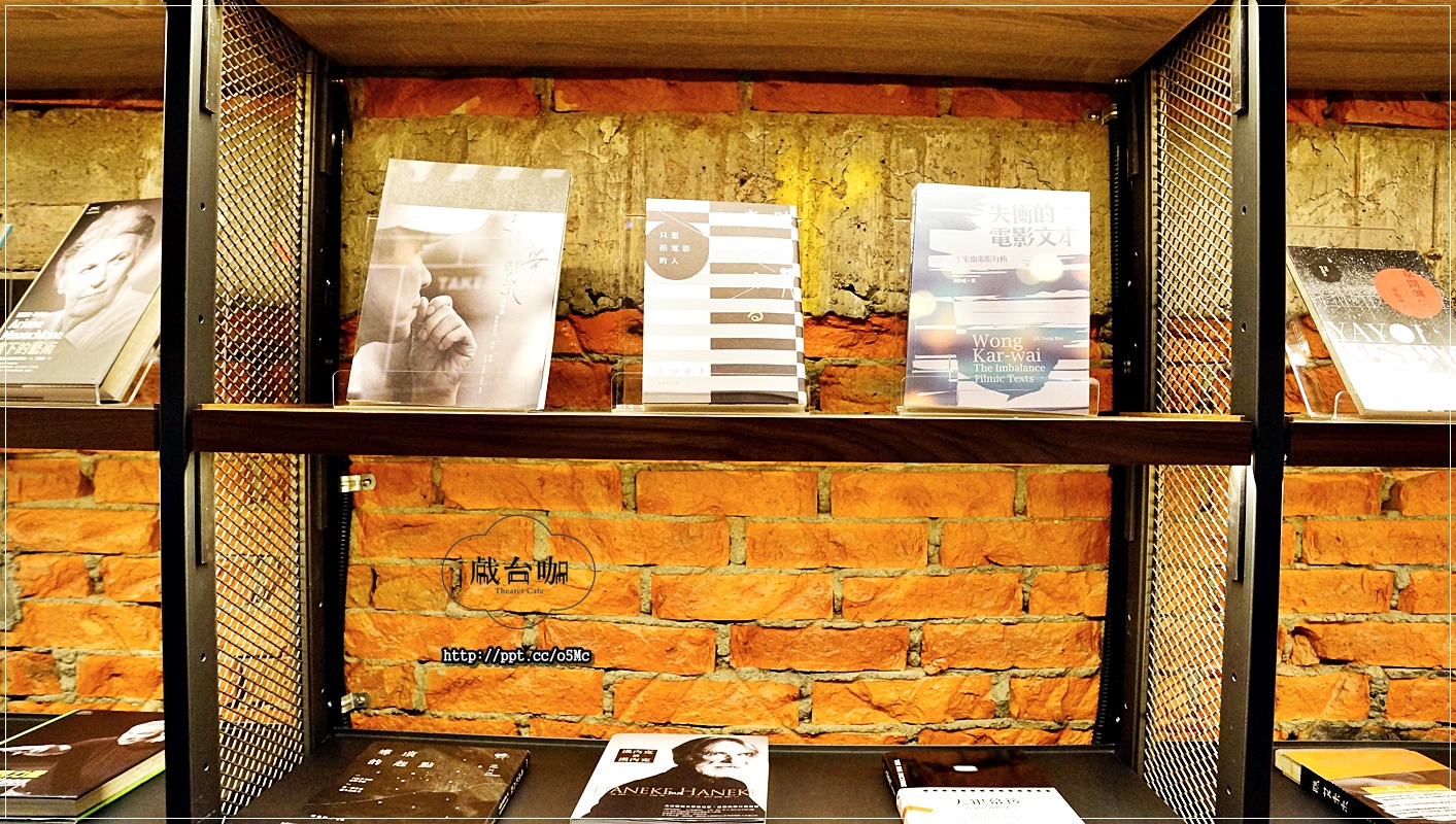 【戲台咖】中正紀念堂餐酒館~將不要的廢棄物,資源再利用化,餐廳也變得很有舞台的FU,活化整個餐廳 【戲台咖】中正紀念堂餐酒館~將不要的廢棄物,資源再利用化,餐廳也變得很有舞台的FU,活化整個餐廳