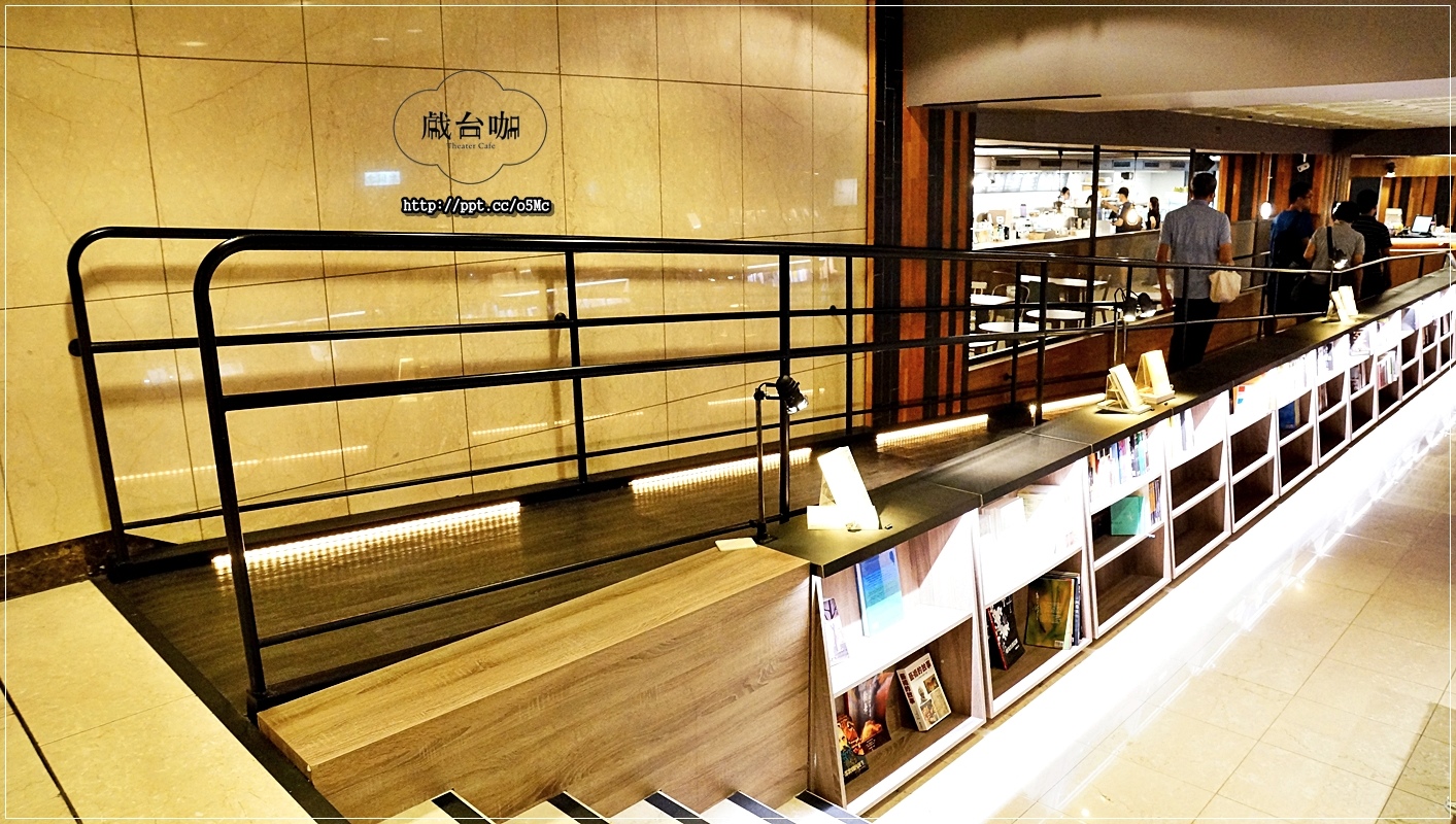 【戲台咖】中正紀念堂餐酒館~將不要的廢棄物,資源再利用化,餐廳也變得很有舞台的FU,活化整個餐廳 【戲台咖】中正紀念堂餐酒館~將不要的廢棄物,資源再利用化,餐廳也變得很有舞台的FU,活化整個餐廳