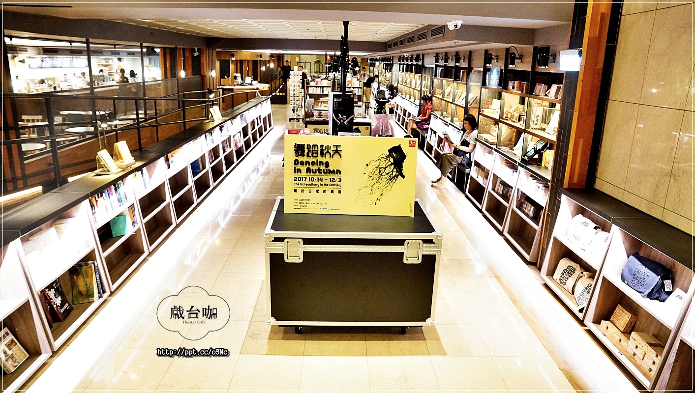 【戲台咖】中正紀念堂餐酒館~將不要的廢棄物,資源再利用化,餐廳也變得很有舞台的FU,活化整個餐廳 【戲台咖】中正紀念堂餐酒館~將不要的廢棄物,資源再利用化,餐廳也變得很有舞台的FU,活化整個餐廳