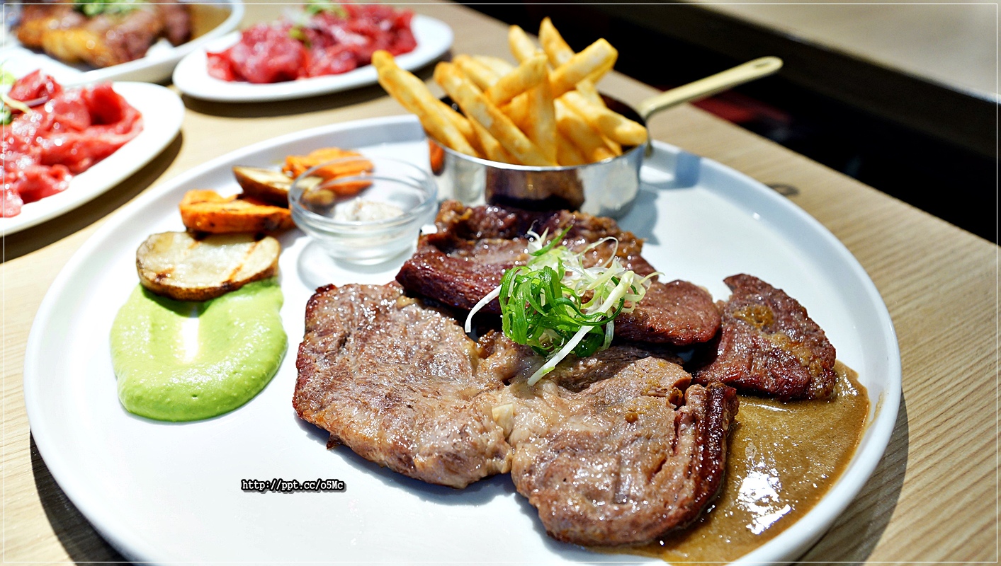 【內湖美食】洋夫人牛排/葫洲捷運站~任點套餐兩份就送嫩牛火鍋,溫體牛肉&落日水果茶買一送一,小資族最佳約會餐廳 【內湖美食】洋夫人牛排/葫洲捷運站~任點套餐兩份就送嫩牛火鍋,溫體牛肉&落日水果茶買一送一,小資族最佳約會餐廳