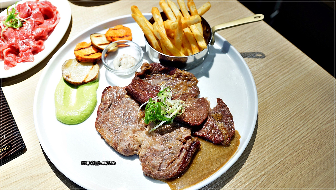 【內湖美食】洋夫人牛排/葫洲捷運站~任點套餐兩份就送嫩牛火鍋,溫體牛肉&落日水果茶買一送一,小資族最佳約會餐廳 【內湖美食】洋夫人牛排/葫洲捷運站~任點套餐兩份就送嫩牛火鍋,溫體牛肉&落日水果茶買一送一,小資族最佳約會餐廳