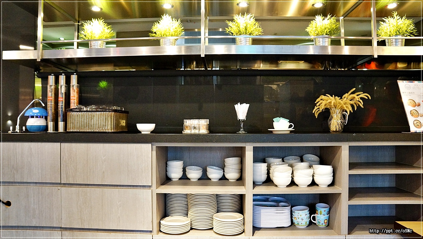 【內湖美食】洋夫人牛排/葫洲捷運站~任點套餐兩份就送嫩牛火鍋,溫體牛肉&落日水果茶買一送一,小資族最佳約會餐廳 【內湖美食】洋夫人牛排/葫洲捷運站~任點套餐兩份就送嫩牛火鍋,溫體牛肉&落日水果茶買一送一,小資族最佳約會餐廳