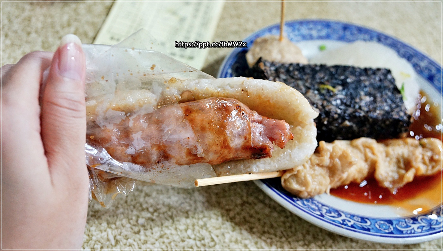 【台南美食】阿輝黑輪/食尚玩家強力推薦~銅板美食,老饕們的口袋名單,台南人必點的紅茶牛奶,黑輪每支10元起、米血、甜不辣、花枝丸、魚板 【台南美食】阿輝黑輪/食尚玩家強力推薦~銅板美食,老饕們的口袋名單,台南人必點的紅茶牛奶,黑輪每支10元起、米血、甜不辣、花枝丸、魚板