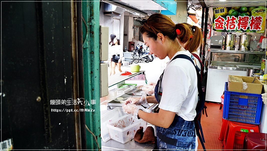 【台北美食】西螺祖傳麻糬大王/程文照手工坊/中正紀年堂捷運站~南門市場下午茶銅板美食,不添加防腐劑、不添加任何修飾澱粉,Q彈好滋味,素食可食用 【台北美食】西螺祖傳麻糬大王/程文照手工坊/中正紀年堂捷運站~南門市場下午茶銅板美食,不添加防腐劑、不添加任何修飾澱粉,Q彈好滋味,素食可食用