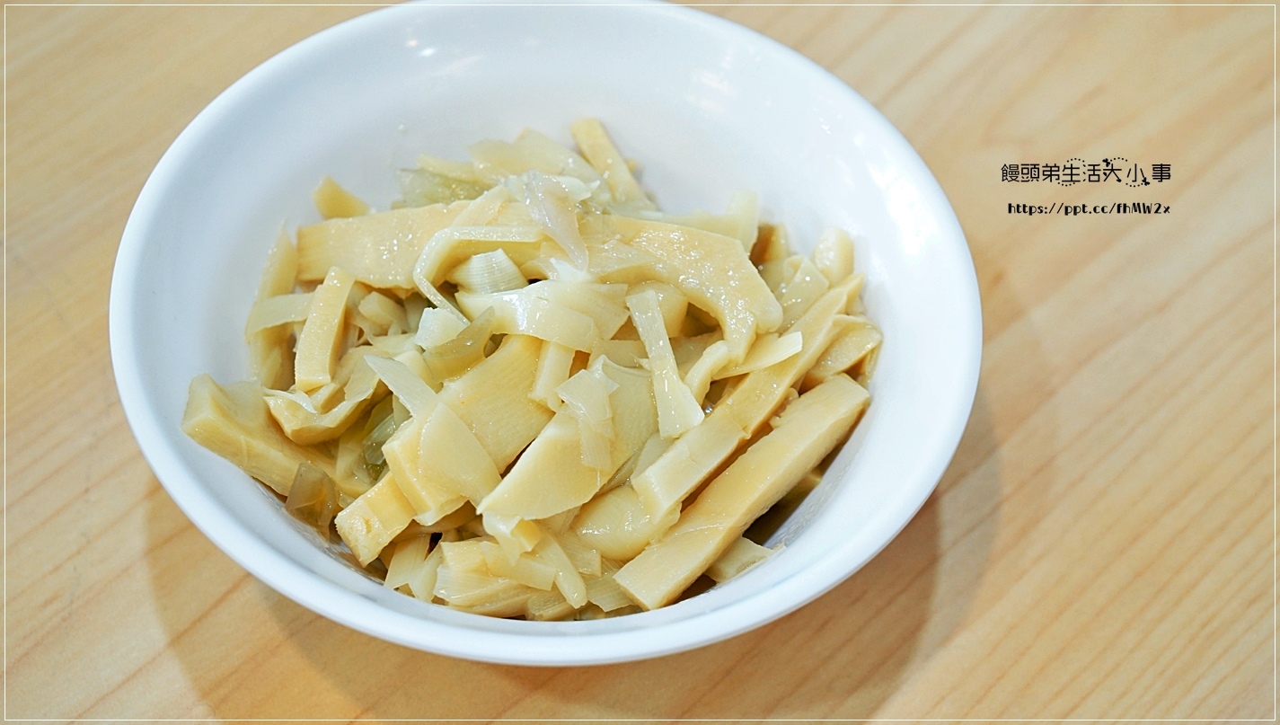 【新竹美食】米高魯肉飯/銅板美食/道地小吃/湖口美食/懷念的媽媽味/香菇雞湯/炸排骨/滷筍絲/炸豆腐 【新竹美食】米高魯肉飯/銅板美食/道地小吃/湖口美食/懷念的媽媽味/香菇雞湯/炸排骨/滷筍絲/炸豆腐