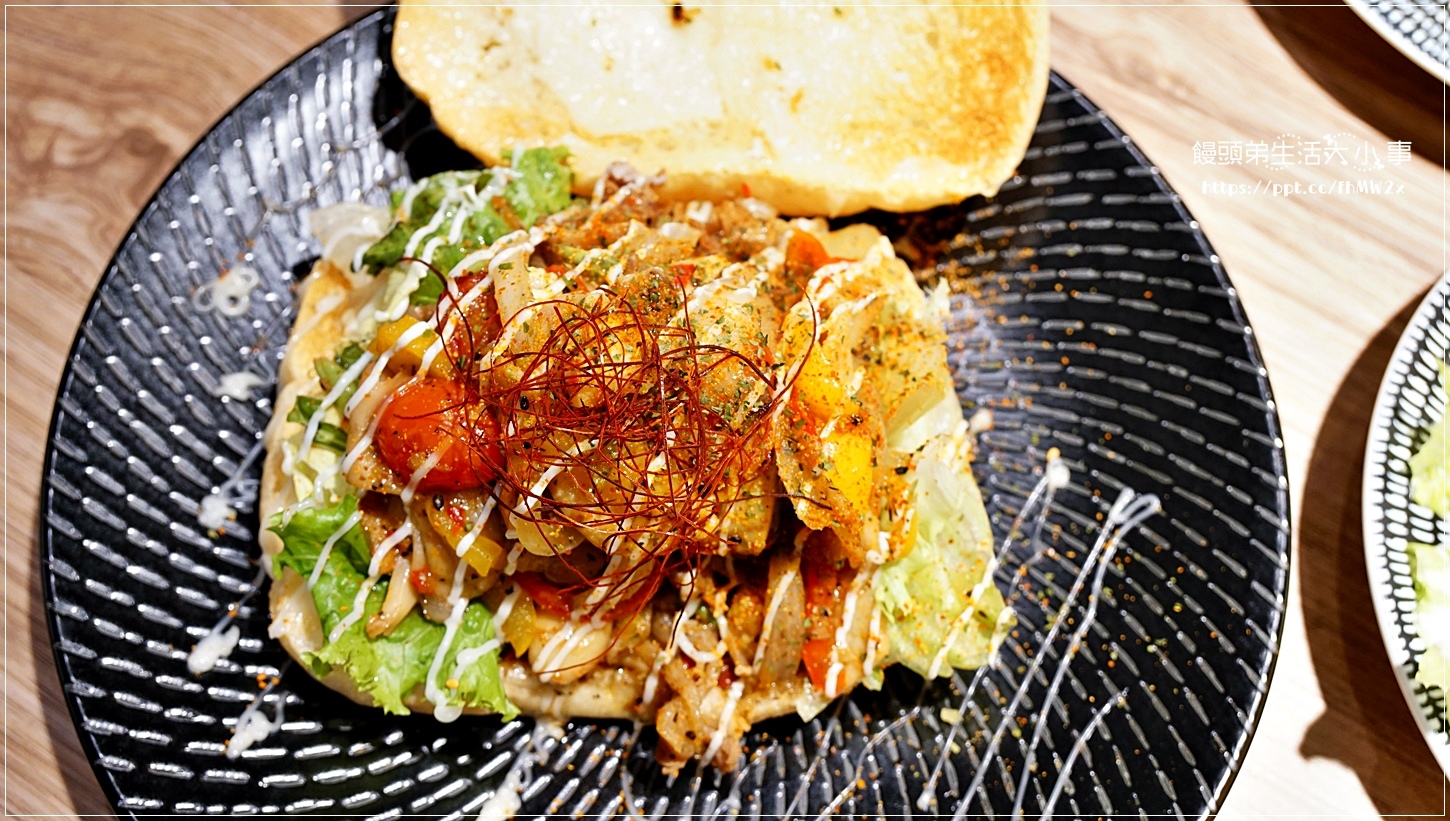 【台北美食】媽!有狗在啃拖鞋堡/忠孝復興捷運站/東區巷弄美食/寵物友善餐廳/拖鞋堡專賣店/創意料理/義大利麵/燉飯/輕食/飲料/甜點 (附菜單) 【台北美食】媽!有狗在啃拖鞋堡/忠孝復興捷運站/東區巷弄美食/寵物友善餐廳/拖鞋堡專賣店/創意料理/義大利麵/燉飯/輕食/飲料/甜點 (附菜單)