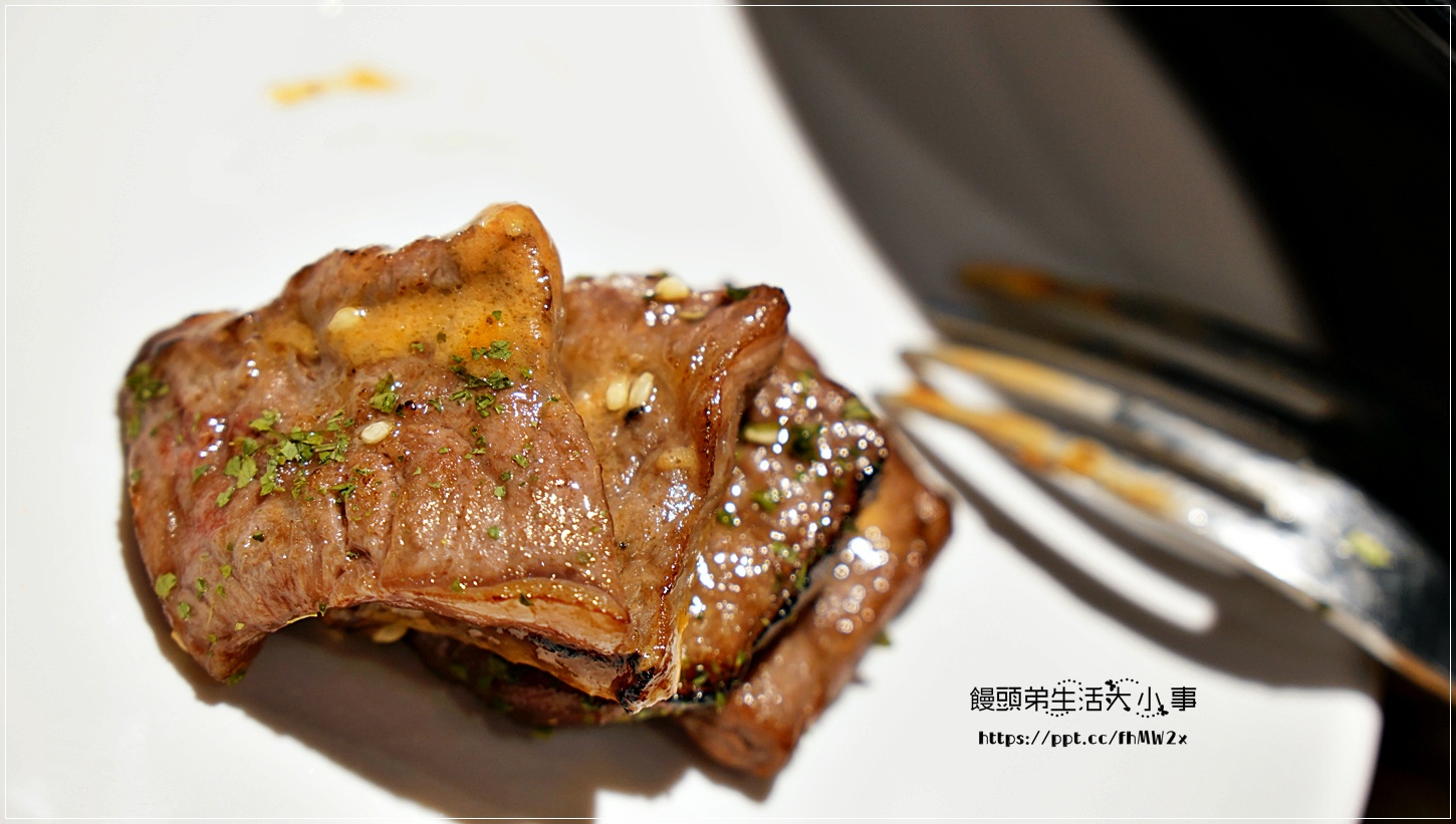 【台北美食】媽!有狗在啃拖鞋堡/忠孝復興捷運站/東區巷弄美食/寵物友善餐廳/拖鞋堡專賣店/創意料理/義大利麵/燉飯/輕食/飲料/甜點 (附菜單) 【台北美食】媽!有狗在啃拖鞋堡/忠孝復興捷運站/東區巷弄美食/寵物友善餐廳/拖鞋堡專賣店/創意料理/義大利麵/燉飯/輕食/飲料/甜點 (附菜單)