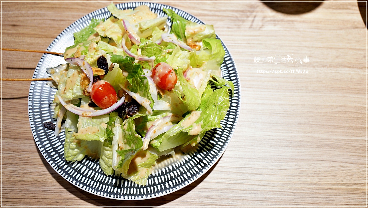 【台北美食】媽!有狗在啃拖鞋堡/忠孝復興捷運站/東區巷弄美食/寵物友善餐廳/拖鞋堡專賣店/創意料理/義大利麵/燉飯/輕食/飲料/甜點 (附菜單) 【台北美食】媽!有狗在啃拖鞋堡/忠孝復興捷運站/東區巷弄美食/寵物友善餐廳/拖鞋堡專賣店/創意料理/義大利麵/燉飯/輕食/飲料/甜點 (附菜單)