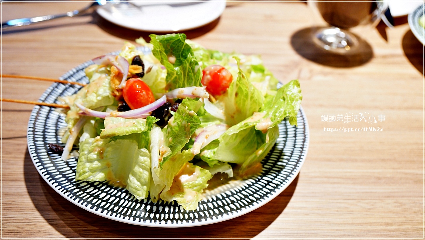 【台北美食】媽!有狗在啃拖鞋堡/忠孝復興捷運站/東區巷弄美食/寵物友善餐廳/拖鞋堡專賣店/創意料理/義大利麵/燉飯/輕食/飲料/甜點 (附菜單) 【台北美食】媽!有狗在啃拖鞋堡/忠孝復興捷運站/東區巷弄美食/寵物友善餐廳/拖鞋堡專賣店/創意料理/義大利麵/燉飯/輕食/飲料/甜點 (附菜單)
