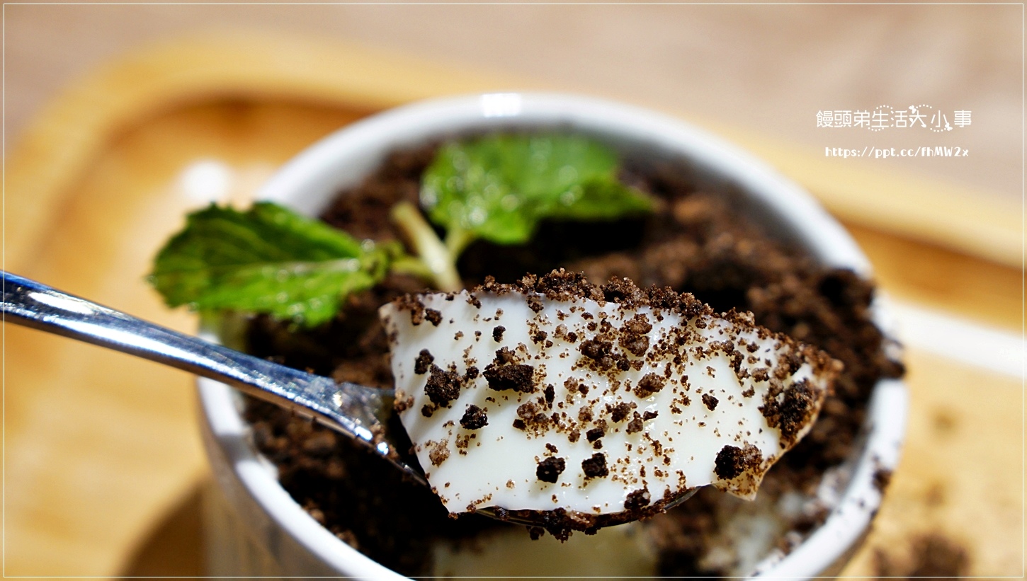 【台北美食】媽!有狗在啃拖鞋堡/忠孝復興捷運站/東區巷弄美食/寵物友善餐廳/拖鞋堡專賣店/創意料理/義大利麵/燉飯/輕食/飲料/甜點 (附菜單) 【台北美食】媽!有狗在啃拖鞋堡/忠孝復興捷運站/東區巷弄美食/寵物友善餐廳/拖鞋堡專賣店/創意料理/義大利麵/燉飯/輕食/飲料/甜點 (附菜單)