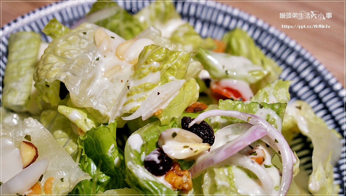 【台北美食】媽!有狗在啃拖鞋堡/忠孝復興捷運站/東區巷弄美食/寵物友善餐廳/拖鞋堡專賣店/創意料理/義大利麵/燉飯/輕食/飲料/甜點 (附菜單) 【台北美食】媽!有狗在啃拖鞋堡/忠孝復興捷運站/東區巷弄美食/寵物友善餐廳/拖鞋堡專賣店/創意料理/義大利麵/燉飯/輕食/飲料/甜點 (附菜單)