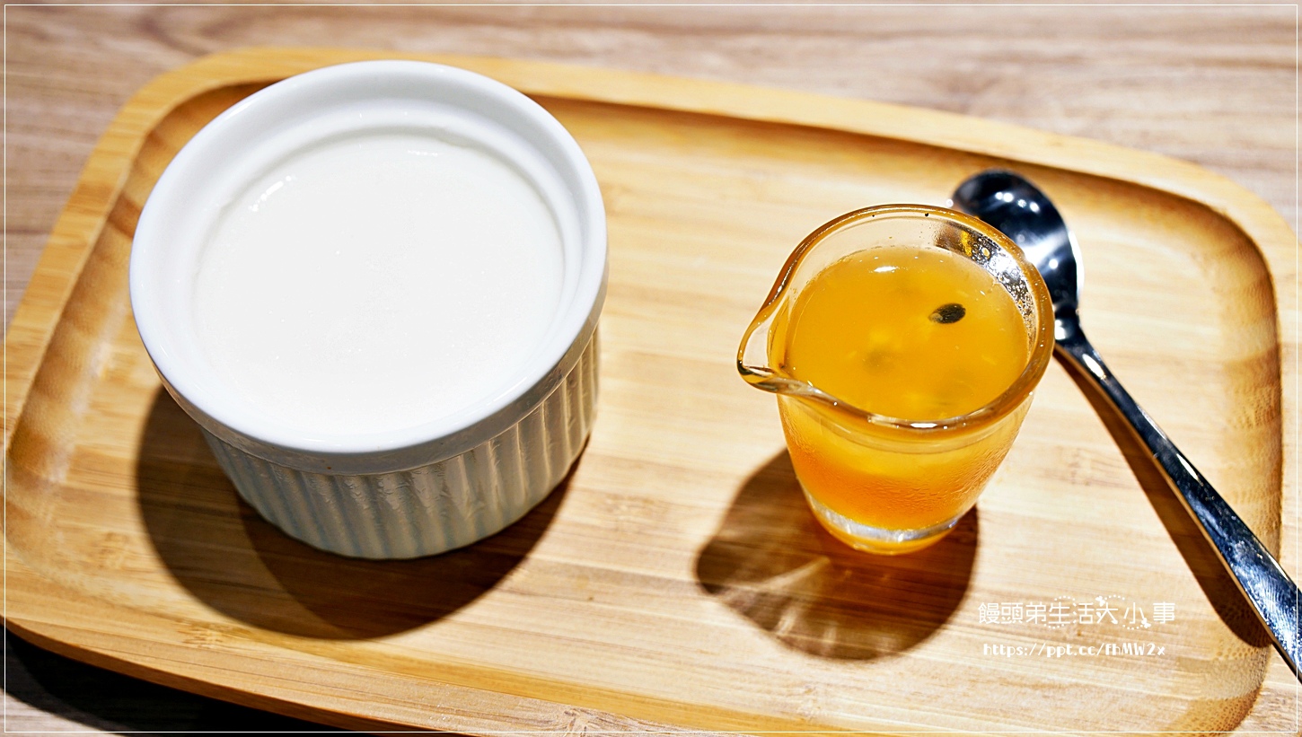 【台北美食】媽!有狗在啃拖鞋堡/忠孝復興捷運站/東區巷弄美食/寵物友善餐廳/拖鞋堡專賣店/創意料理/義大利麵/燉飯/輕食/飲料/甜點 (附菜單) 【台北美食】媽!有狗在啃拖鞋堡/忠孝復興捷運站/東區巷弄美食/寵物友善餐廳/拖鞋堡專賣店/創意料理/義大利麵/燉飯/輕食/飲料/甜點 (附菜單)