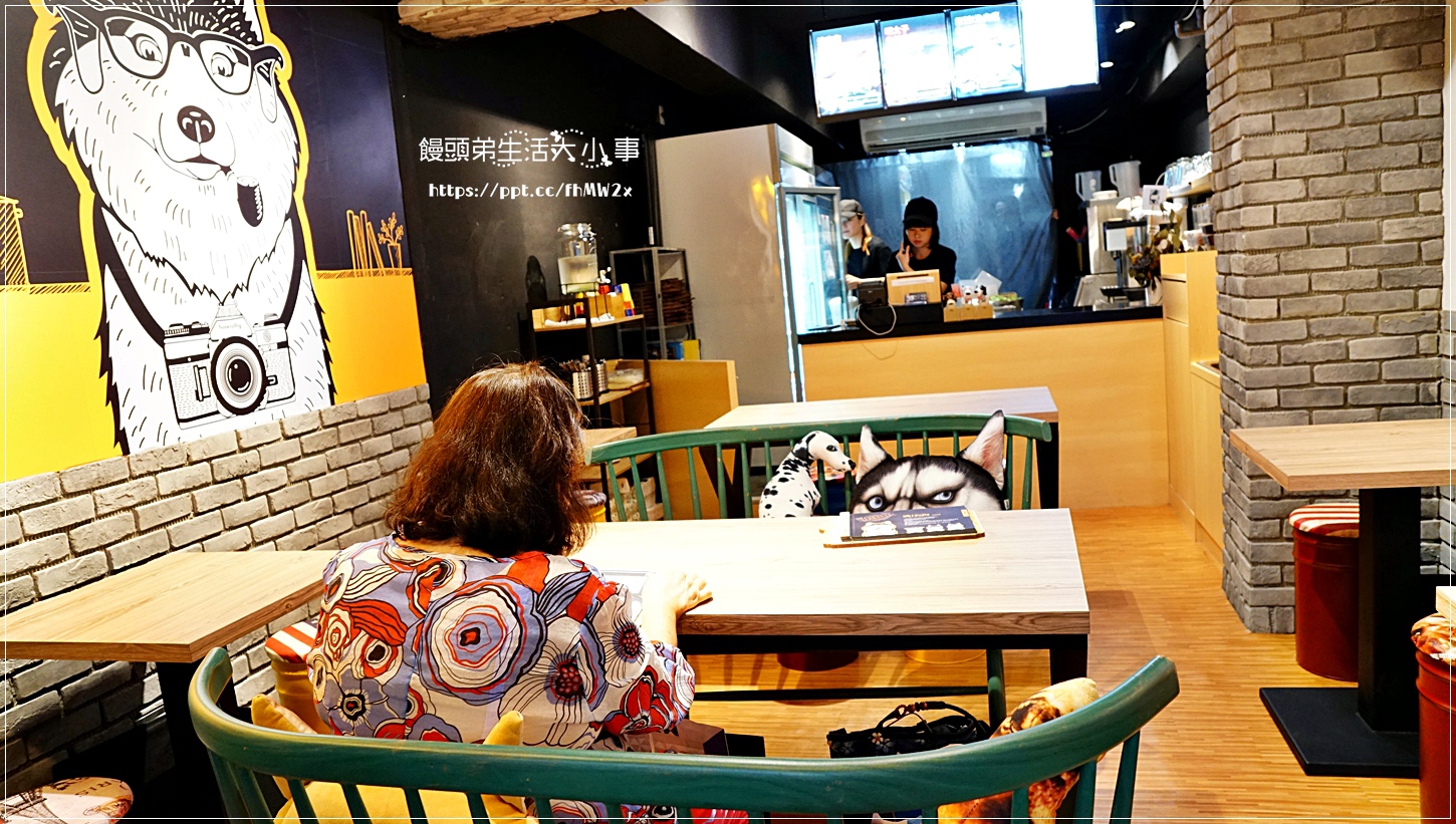 【台北美食】媽!有狗在啃拖鞋堡/忠孝復興捷運站/東區巷弄美食/寵物友善餐廳/拖鞋堡專賣店/創意料理/義大利麵/燉飯/輕食/飲料/甜點 (附菜單) 【台北美食】媽!有狗在啃拖鞋堡/忠孝復興捷運站/東區巷弄美食/寵物友善餐廳/拖鞋堡專賣店/創意料理/義大利麵/燉飯/輕食/飲料/甜點 (附菜單)