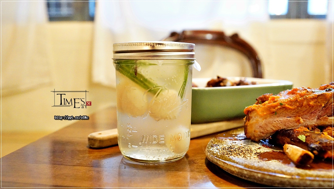 1512648445-2711040976