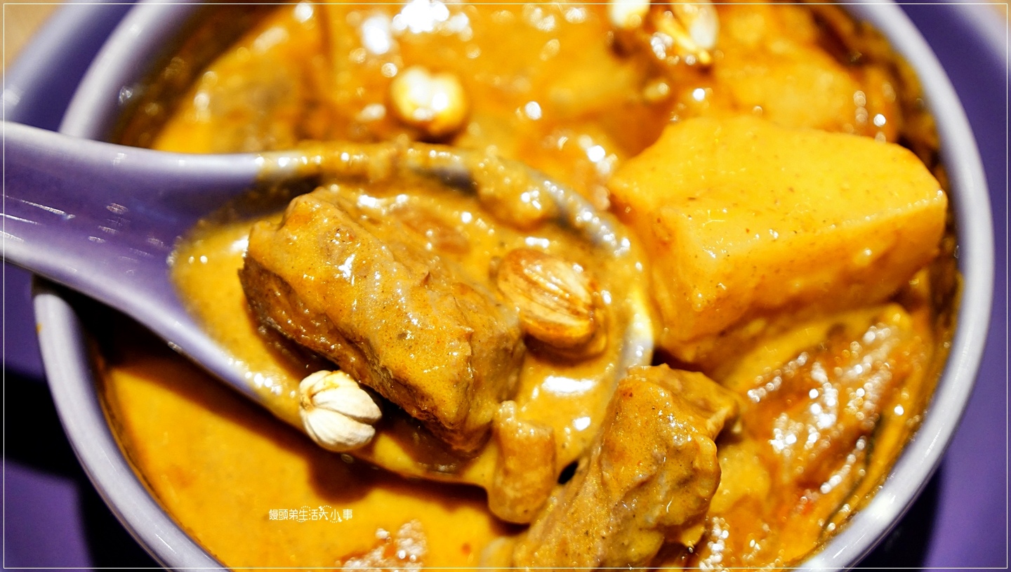 /tmp/php1aE300 /tmp/php1aE300