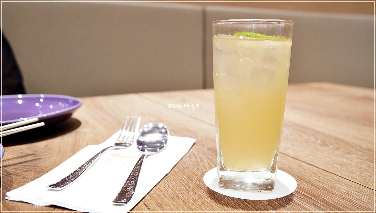 /tmp/phpak41zz /tmp/phpak41zz