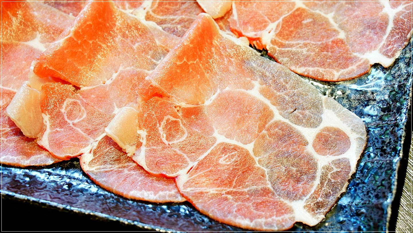 /tmp/php5Sm6OF /tmp/php5Sm6OF