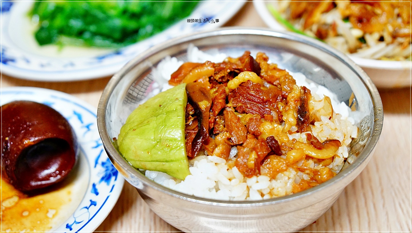 金峰魯肉飯／中正紀念堂捷運站～南門市場超人氣美食，只要銅板價錢，就能讓你吃到一碗美味魯肉飯