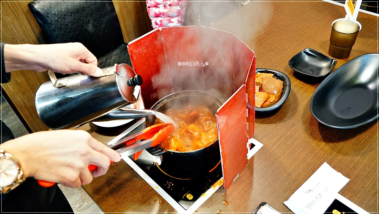 /tmp/phpmNfo5Z /tmp/phpmNfo5Z