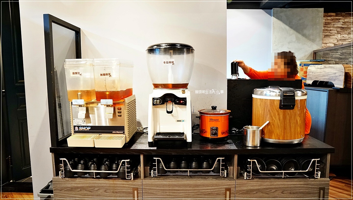 /tmp/phpq27noJ /tmp/phpq27noJ