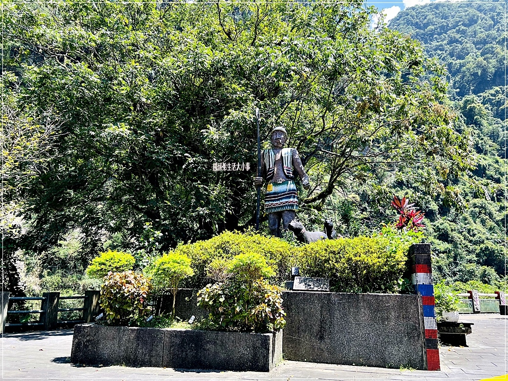 /tmp/phpIB4yTV /tmp/phpIB4yTV