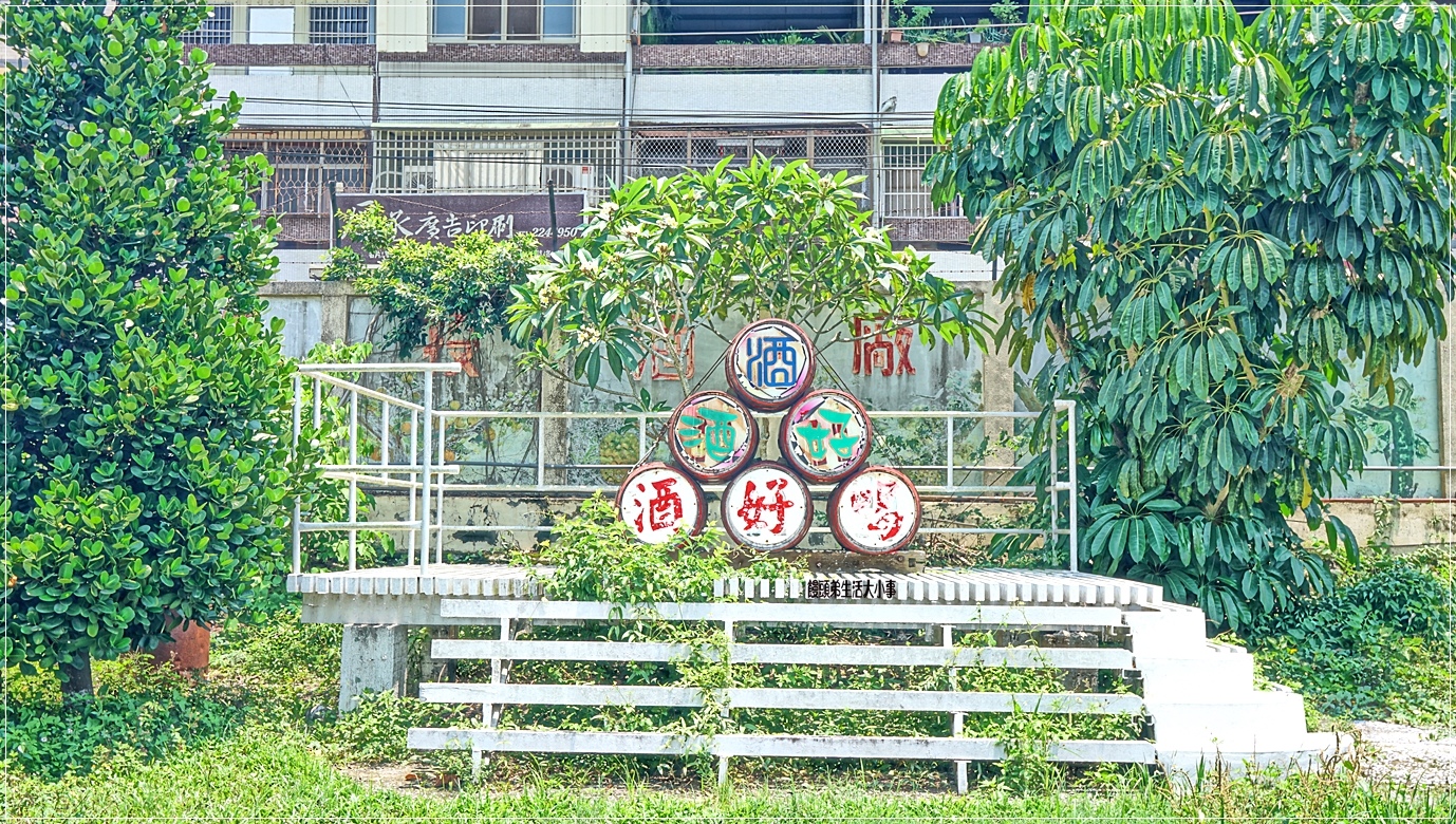 /tmp/phpuOI7ug /tmp/phpuOI7ug