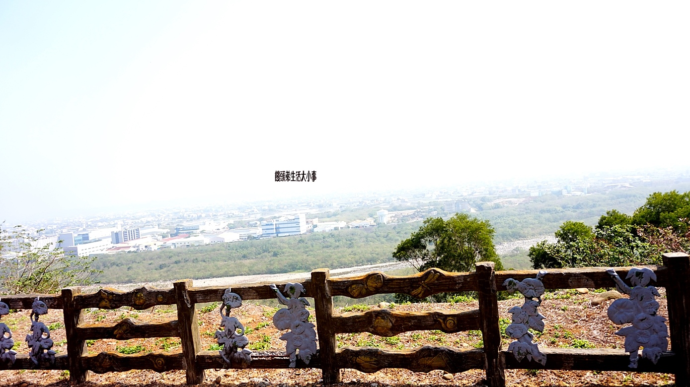 /tmp/phpCJuc1d /tmp/phpCJuc1d