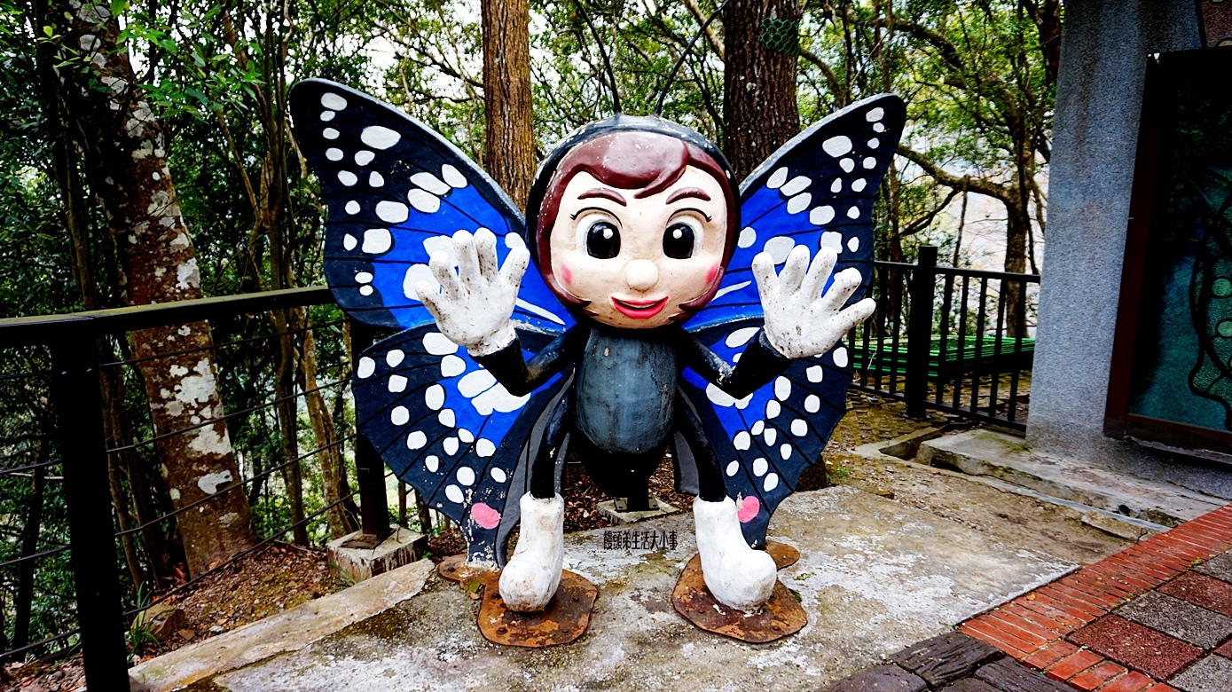 /tmp/phpkbcFC1 /tmp/phpkbcFC1