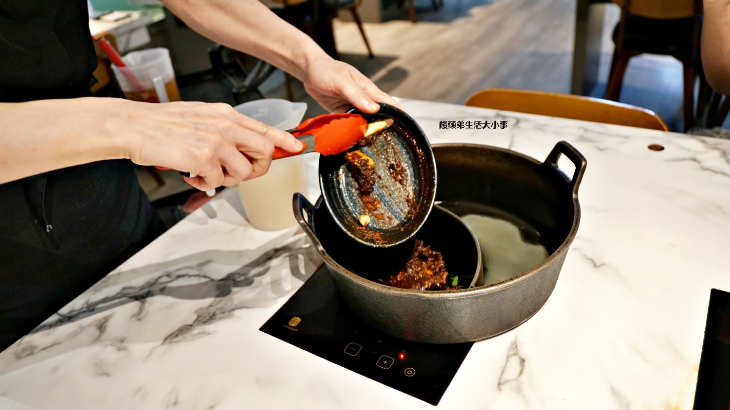 /tmp/phpB2IXcT /tmp/phpB2IXcT