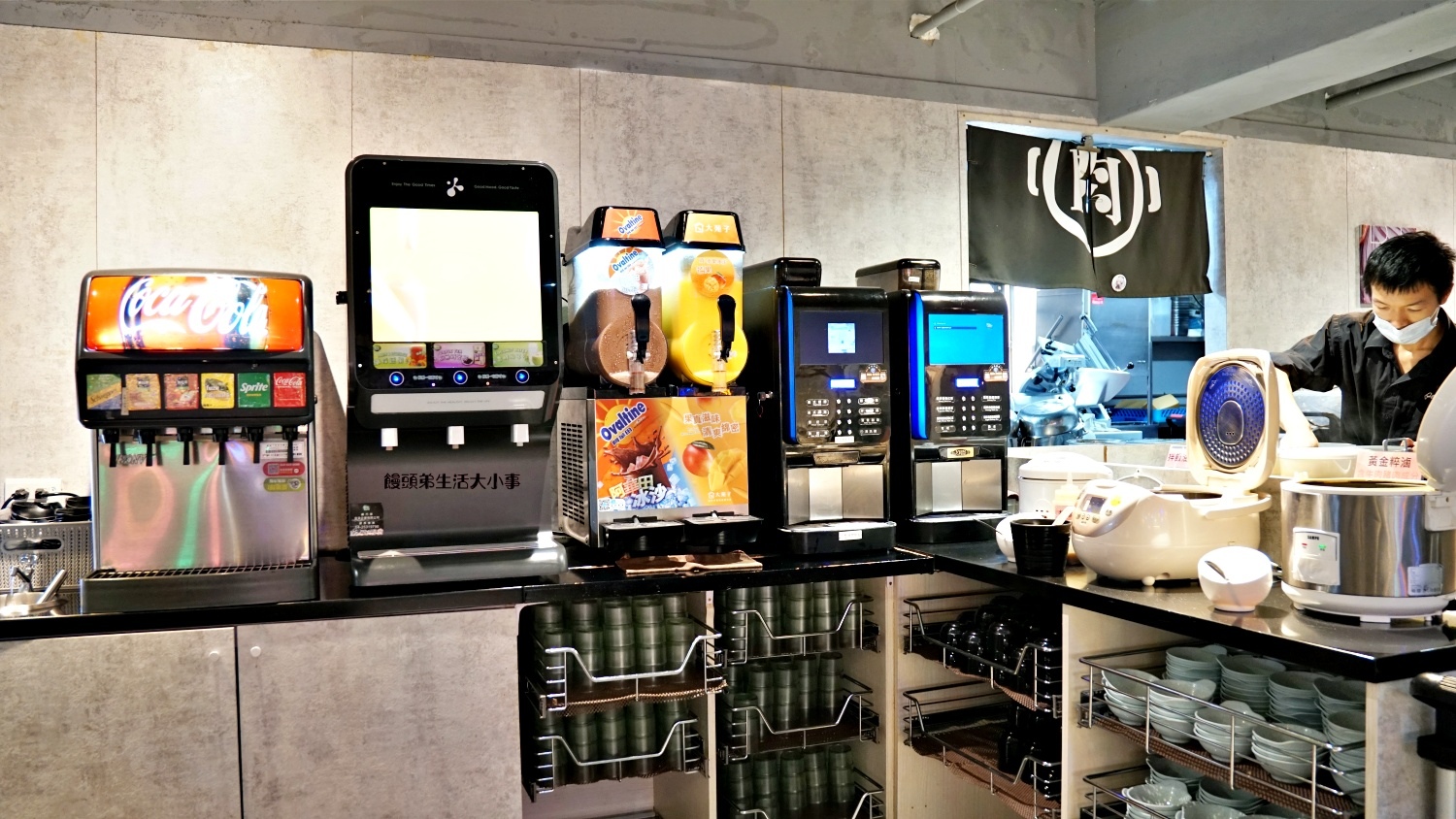 /tmp/phpUei8iN /tmp/phpUei8iN