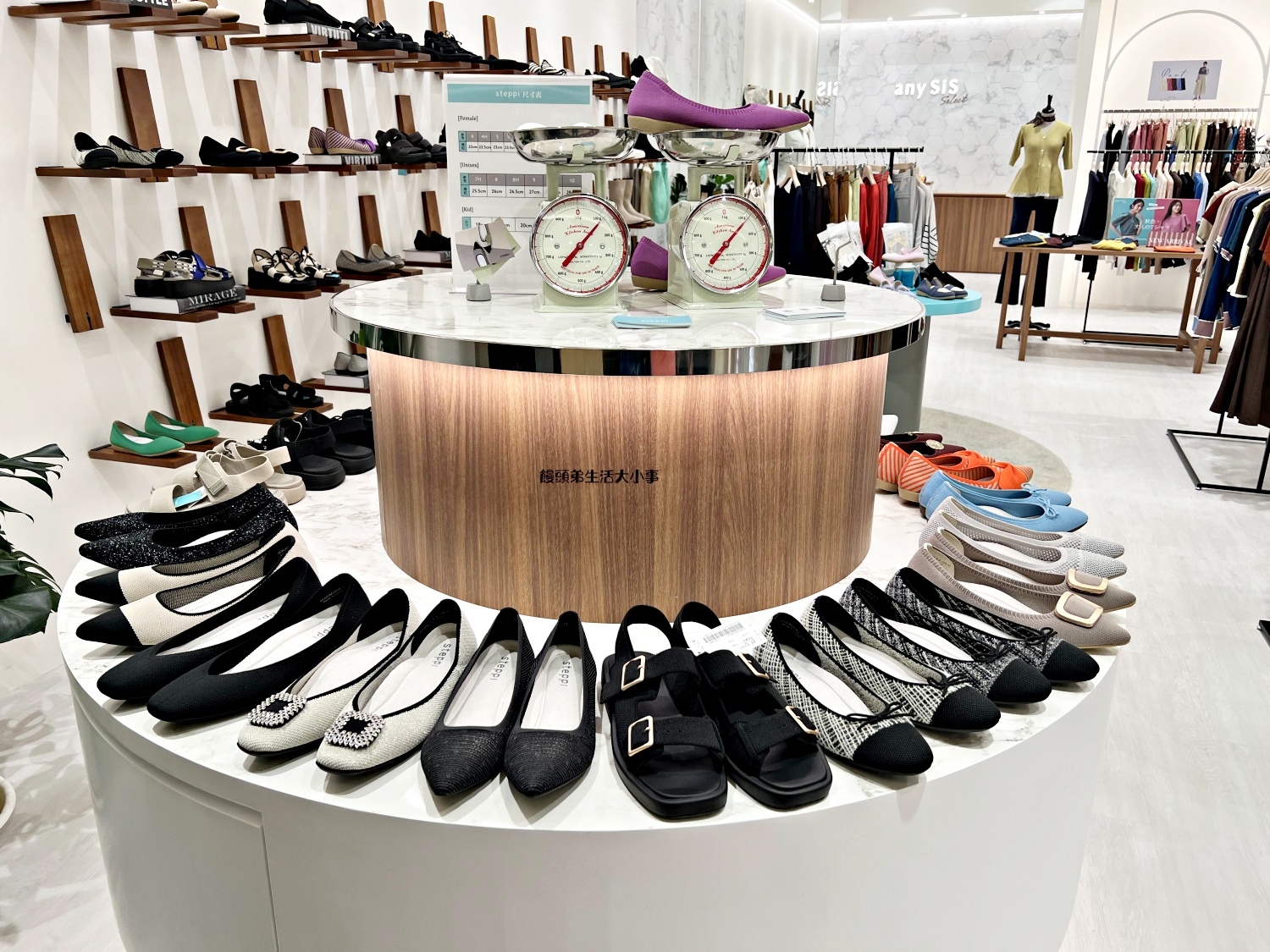 /tmp/phpsJVe2R /tmp/phpsJVe2R