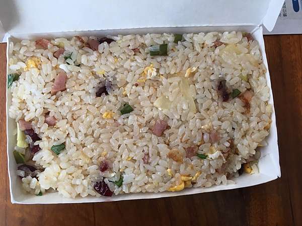竹北小吃 外送午餐 吉龍炒飯 炒麵竹北店 特色 南洋鳳梨炒飯裡頭還有蔓越莓好吃 喵喵朵拉 食物 住宿 旅行 生活 痞客邦